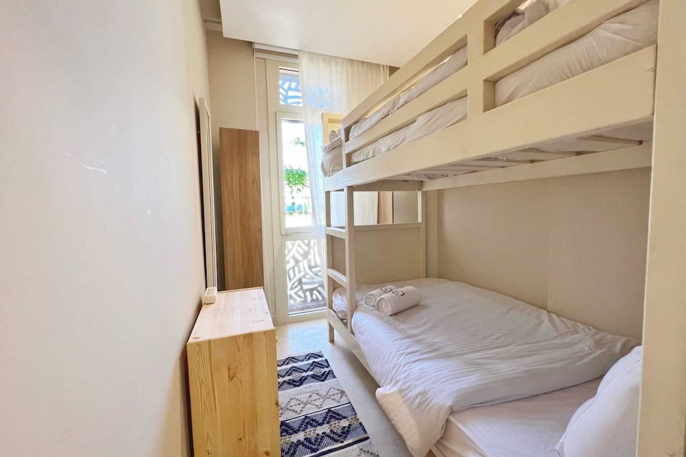 Xuru Stays I Sparky & Summery 2 BDR @ Mangroovy Free Beach & Pool Access