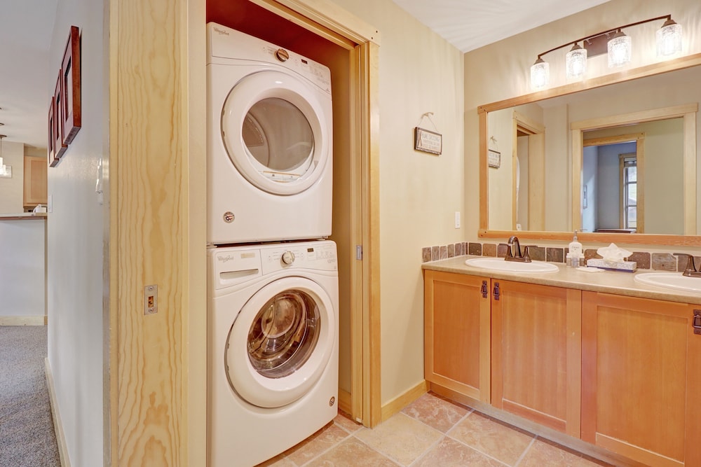 Pp605 Passage Point 3 Bedroom Condo