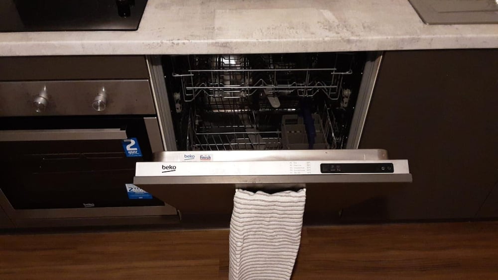 Apartment - Sleeps 4, Pets Allowed & Parking