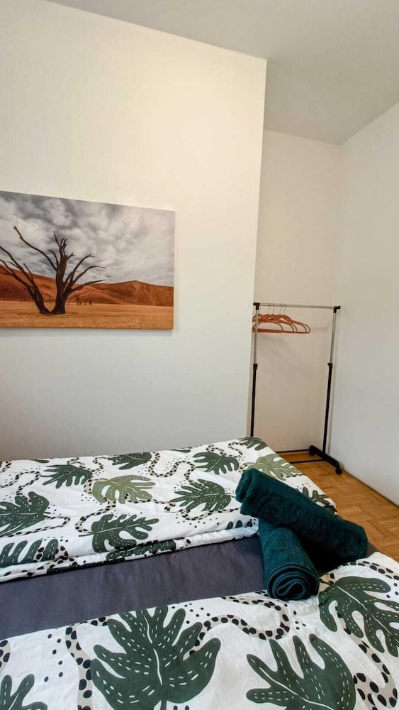 Comfy 4BR Apt Ideal for Groups Families