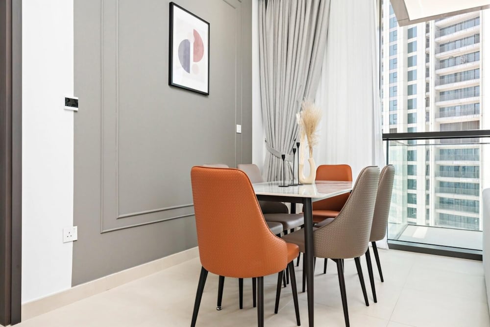 Silkhaus Modern Downtown Heart in High Floor