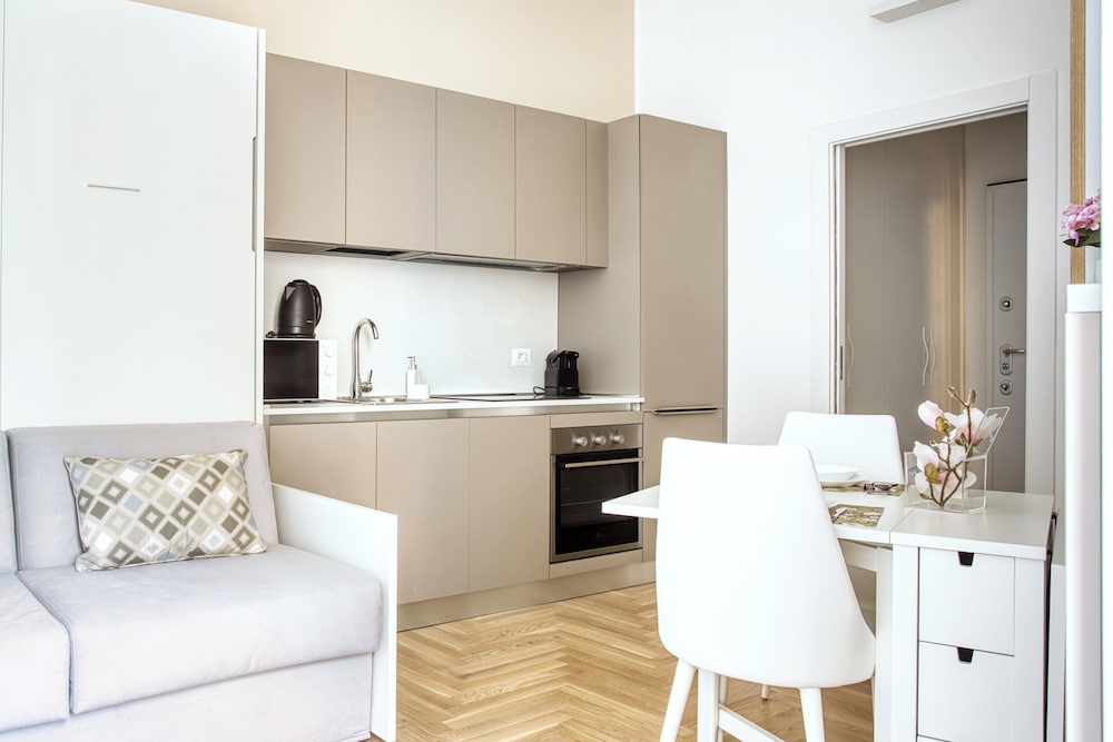 Old Milan Navigli Family Apartments