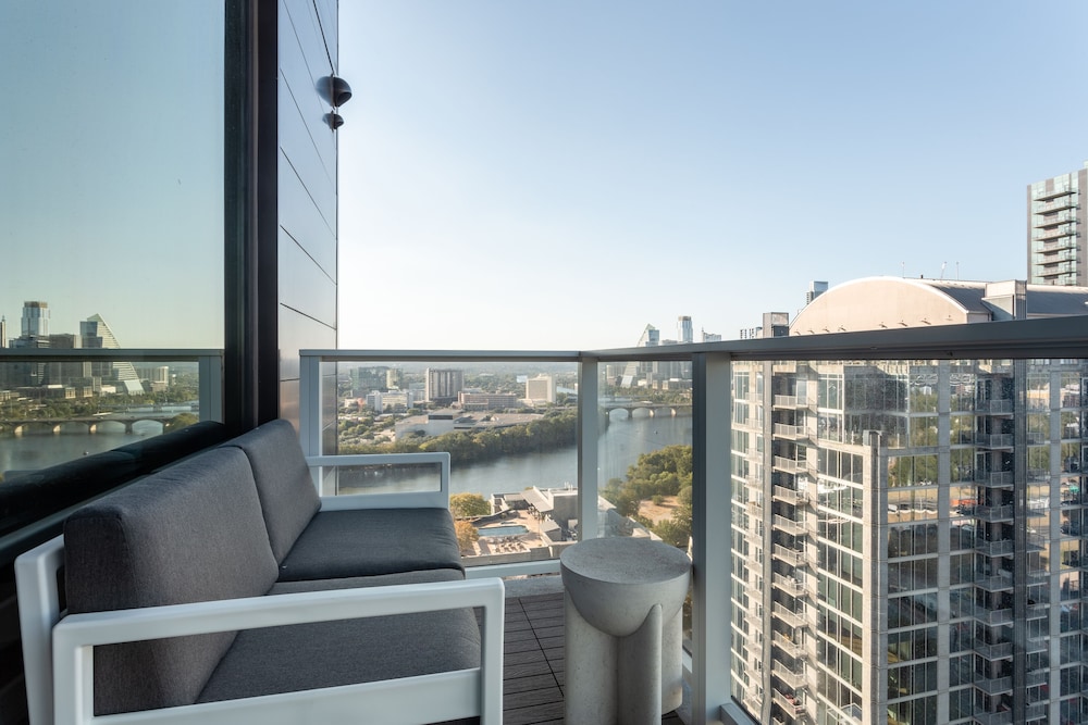 24th floor condo on Rainey St by Locale - Image 4