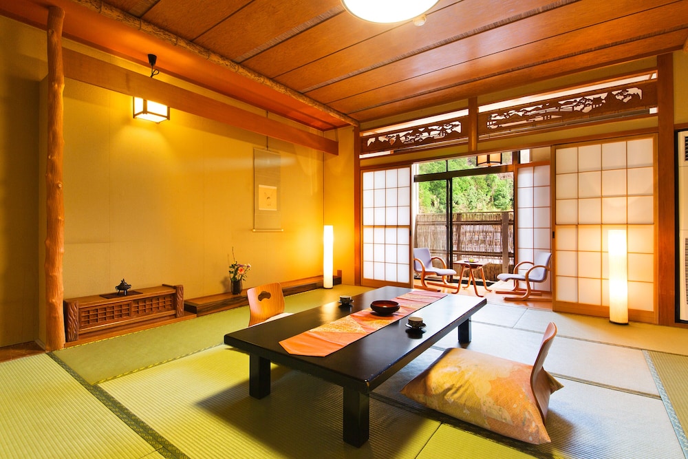 Yumoto Sakakibarakan
