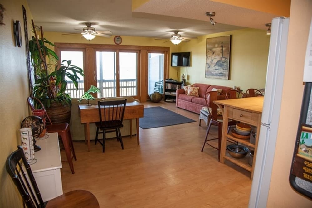 Sw 4 Seas-the-day 1 Bedroom Condo by RedAwning