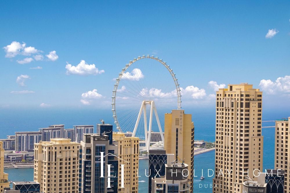 LUX The Vida Marina Residence