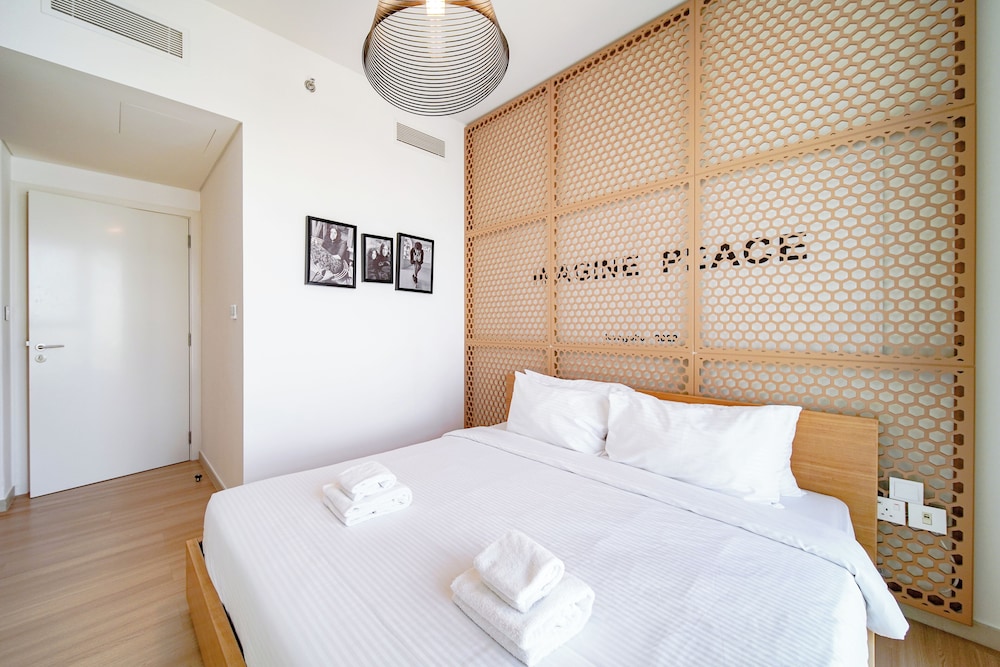 PVH - 2BR Artistic Retreat in Downtown Views 2