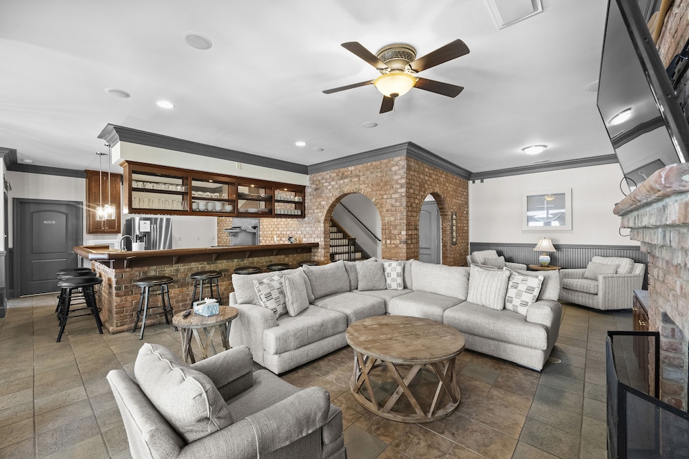 Make a Big Splash in 7BR Lake Norman Home!
