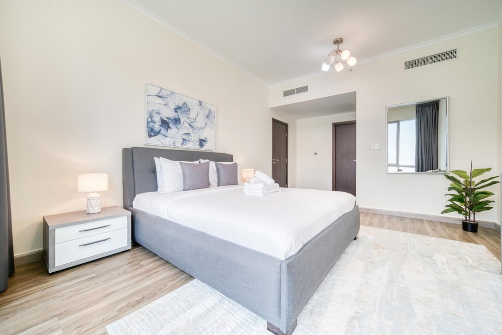 Upscale 2BR w Burj Khalifa Fountain Views