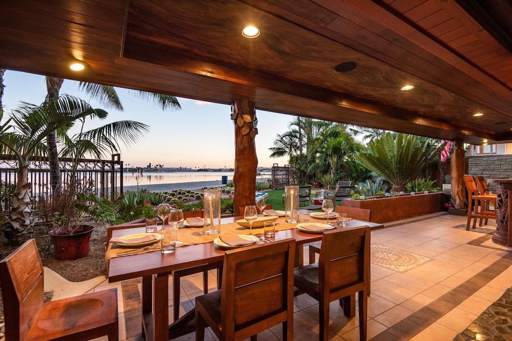 Endless Summer by Avantstay Serene Beachfront Escape w/ Sunset Views! view 5