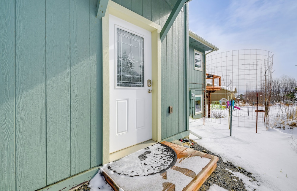 Scenic & Cozy 'sweet Northern Comfort' in Homer!