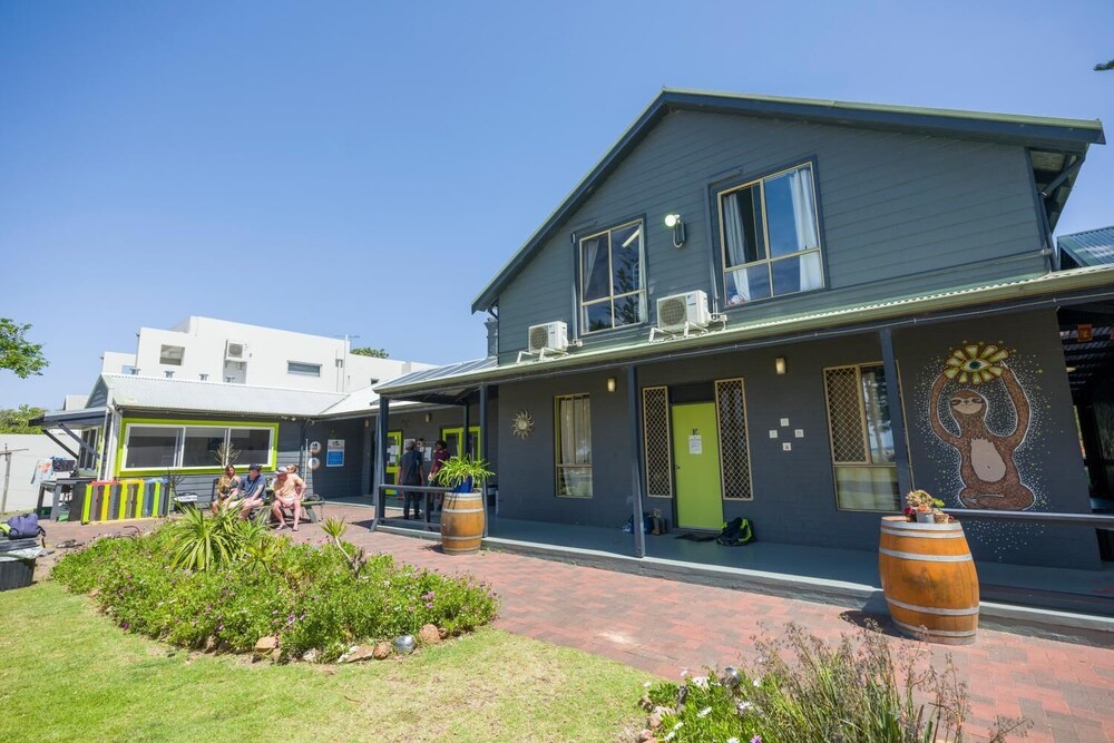 Dunsborough Beachouse YHA Hostel