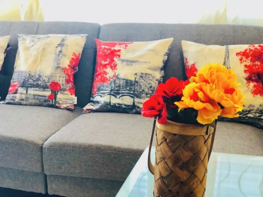 1BR Pet-friendly Condo w/ Parking & Backyard BBQ