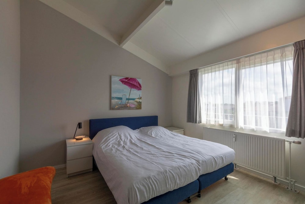 Beach Apartment 35 for 4 Guests, Callanstoog