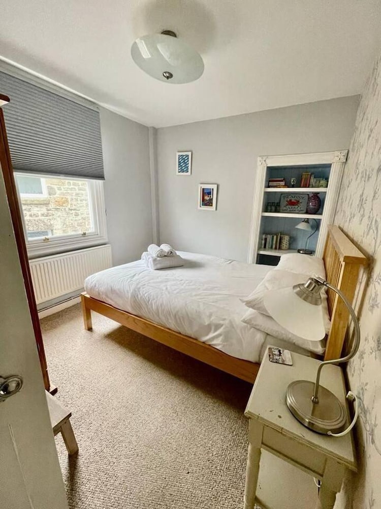 Bos Cres - a Fisherman's Cottage in St Ives Town view 2