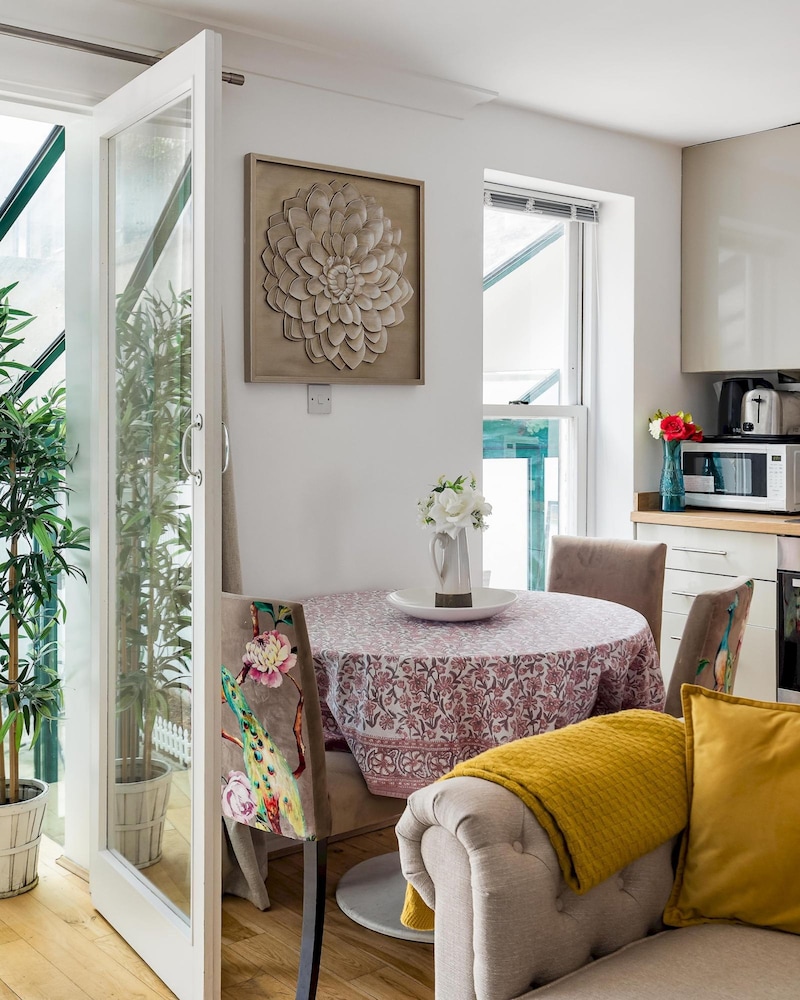 Duplex Apartment With Patio in Marylebone