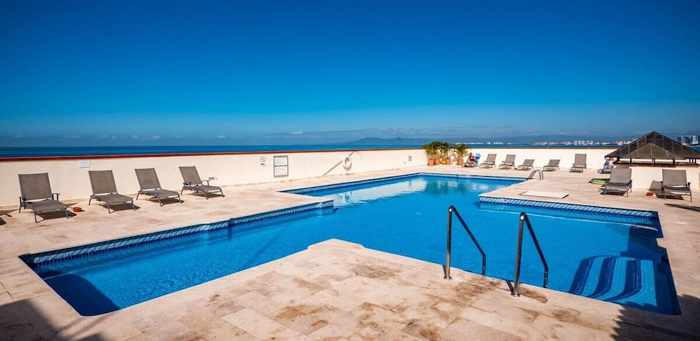 Ocean View 2Br Condo-balcony-beach-pool - 212