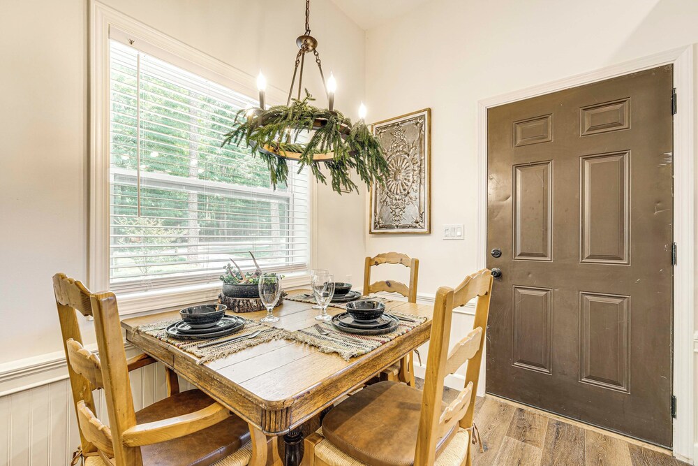 1/2 Mi to Lake Nottely: Blairsville Home w/ Patio!
