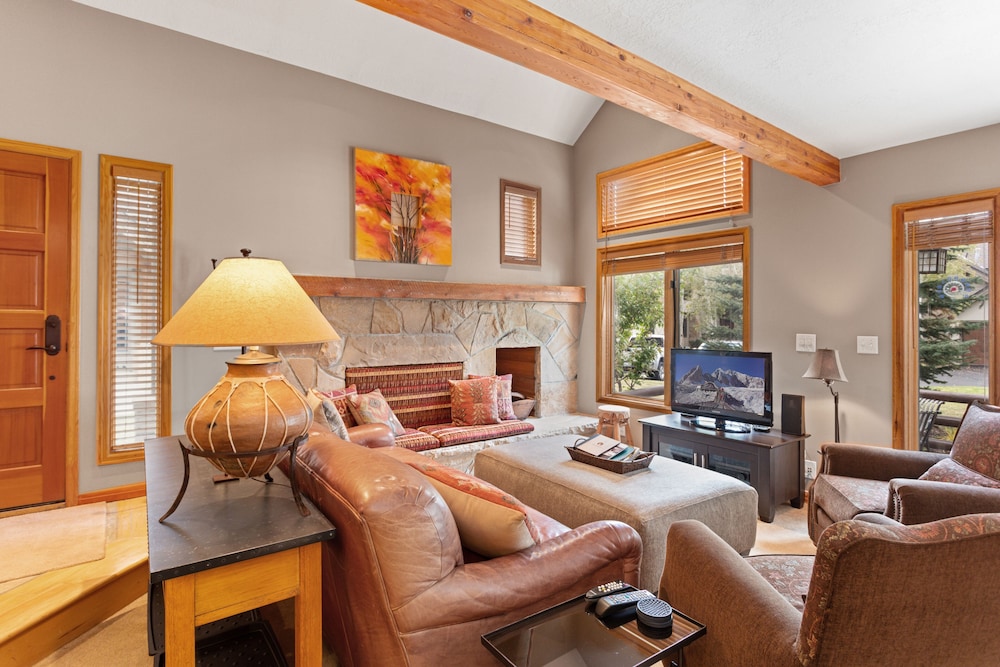 Deer Lake Village at Deer Valley Resort - Three Bedroom Condo with Loft and Hot Tub #2473 3 Condo