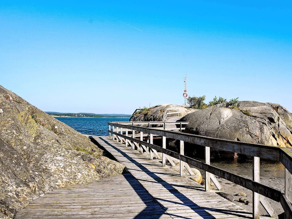 Seaside Charm in Hoviksnas-by Traum view 3