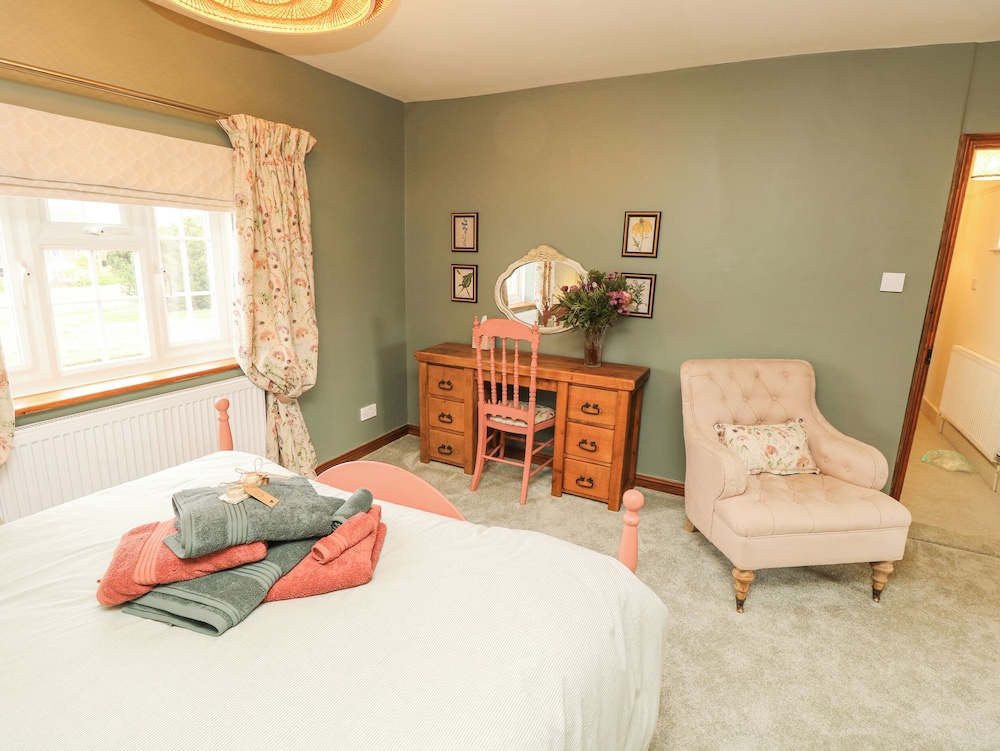 Horseshoe Cottage
