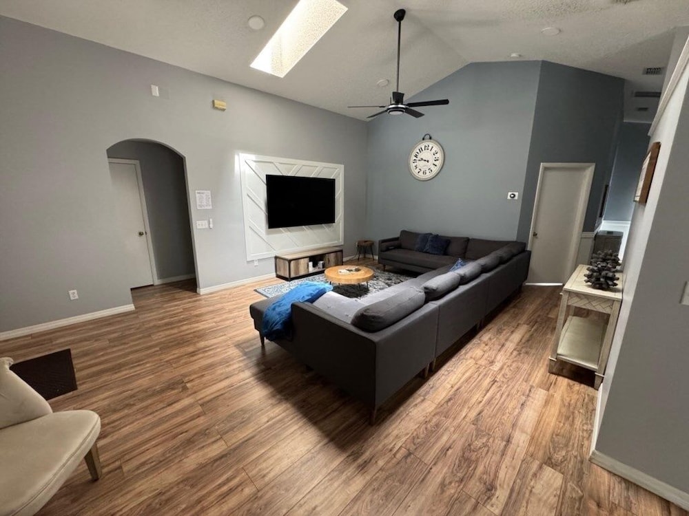 Beach Bums Villa 3 Bedroom Home