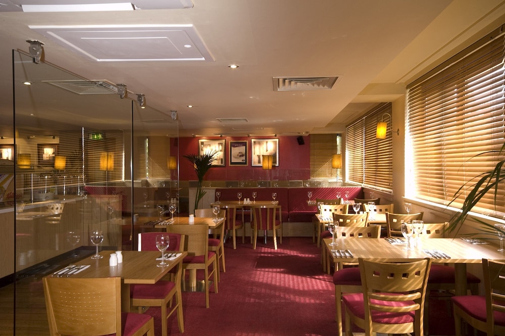 Premier Inn Aberdeen City Centre