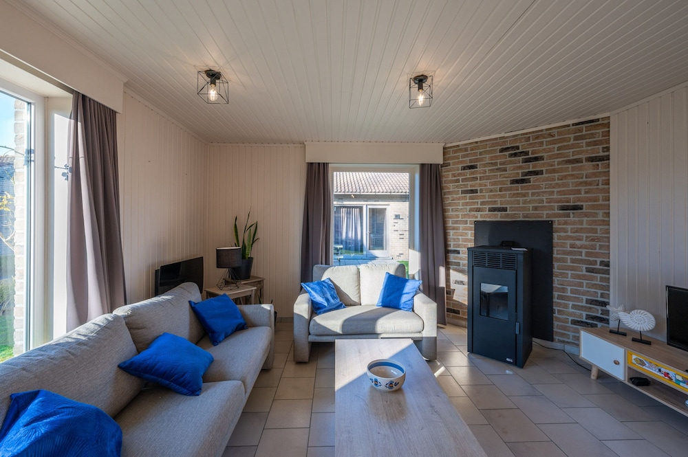 Bungalow Westende Blue 6 Persons view 2