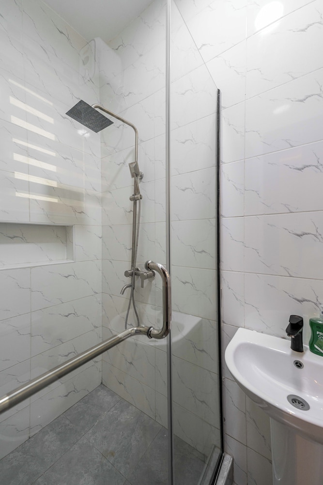 George Residence Ologolo Lekki