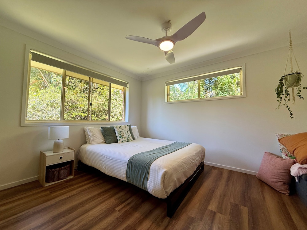 Tropic Lodge by Charlesworth