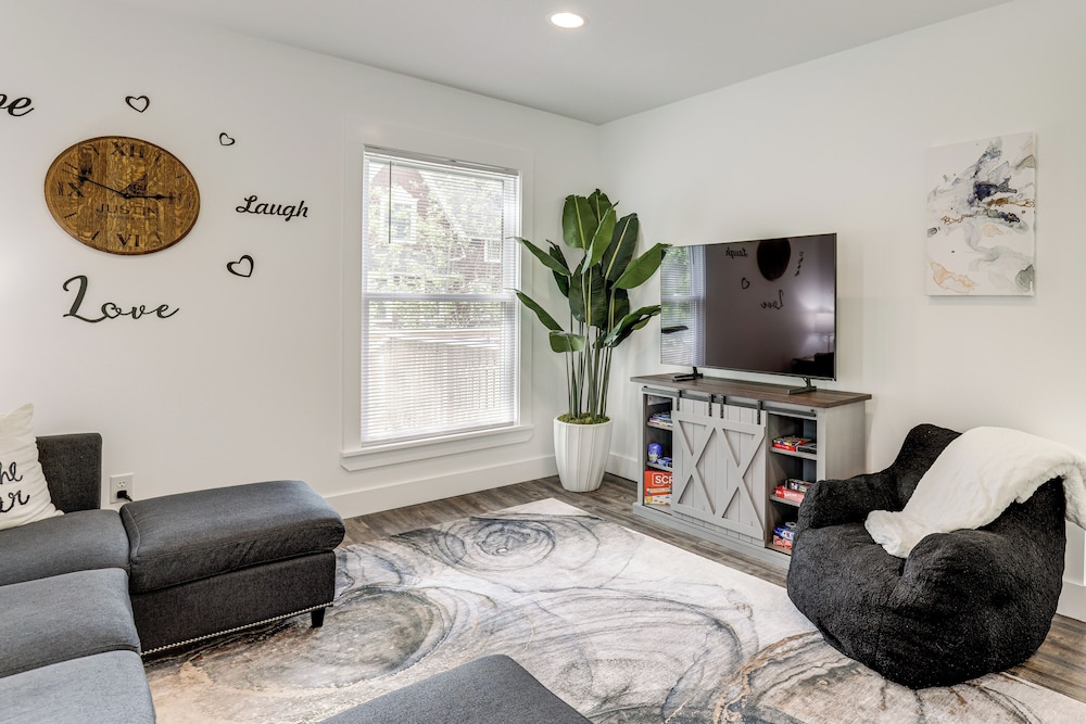Walk to Downtown & Seneca Lake: Updated Retreat!