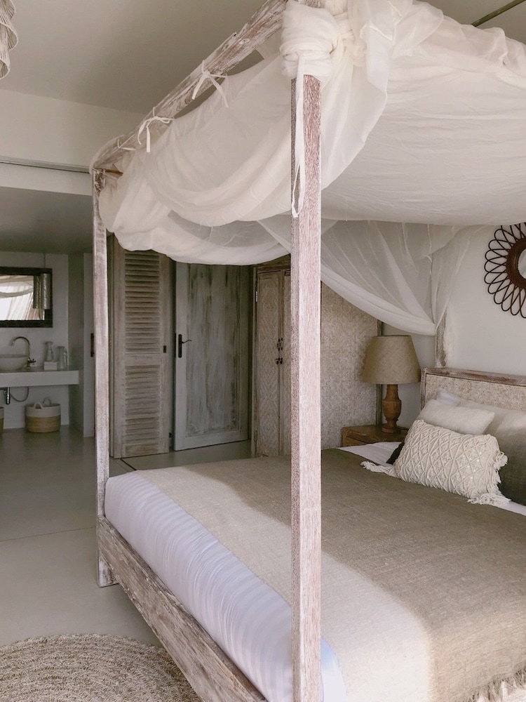 Pineapple Lazy Beach Villa