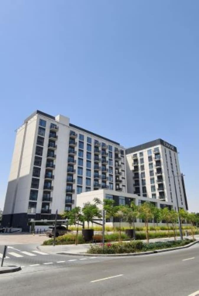 Stylish 1BR in Executive Residence