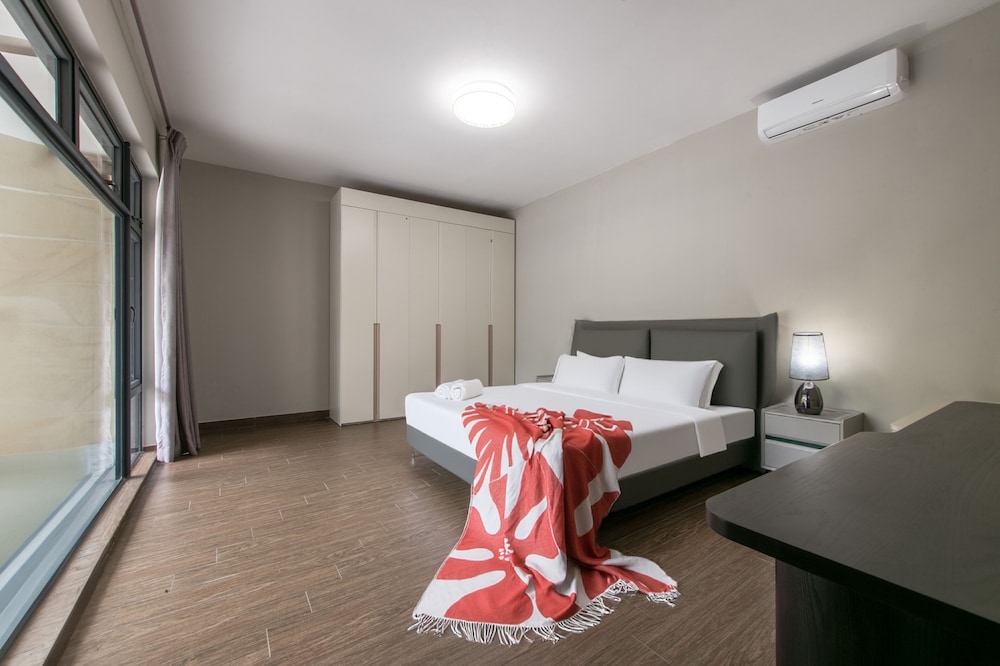 Forest City Golf Villa by A & Home Party