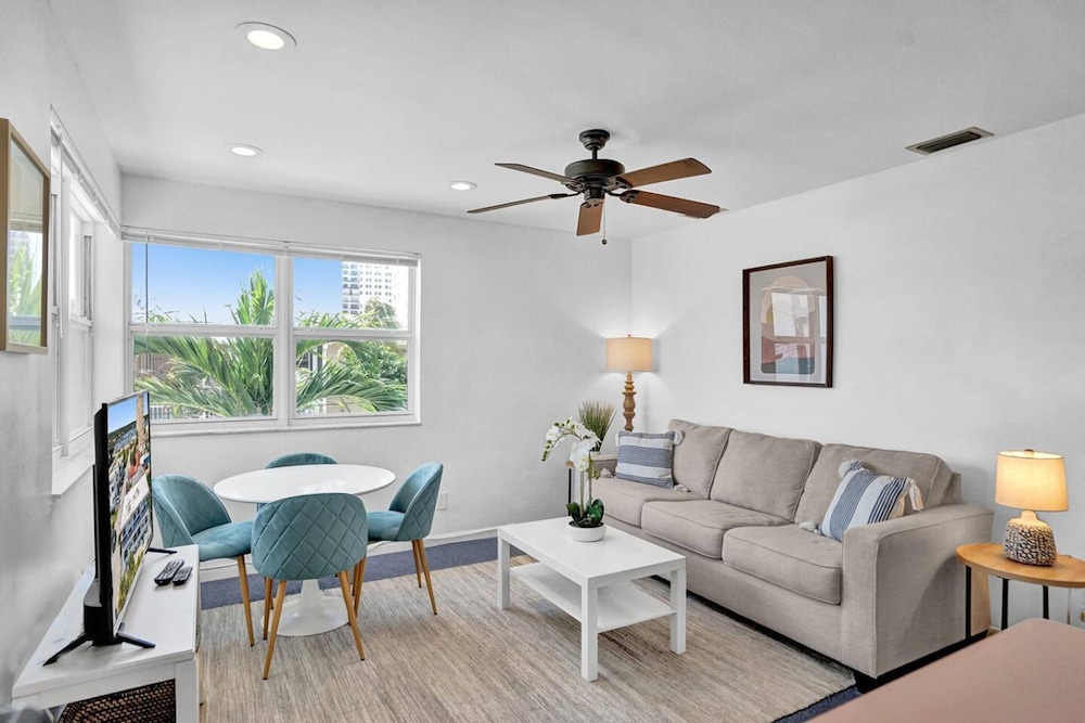 Marine Villas 5 in Hollywood