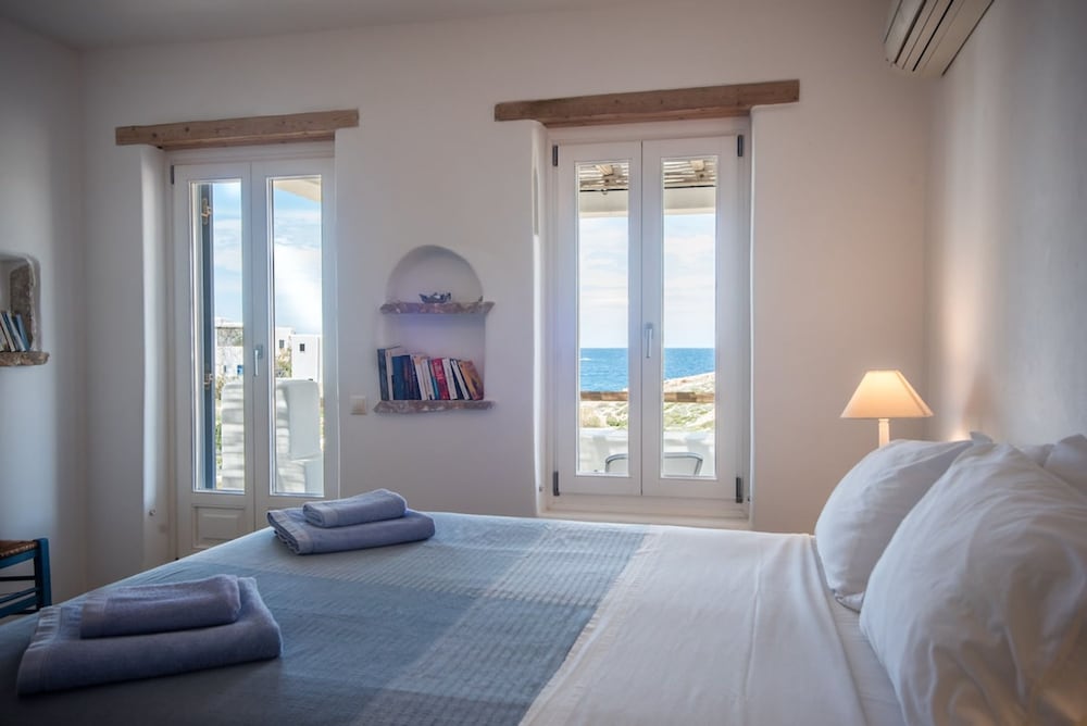 Seaside Villa Costal Vibes Walk to Beach