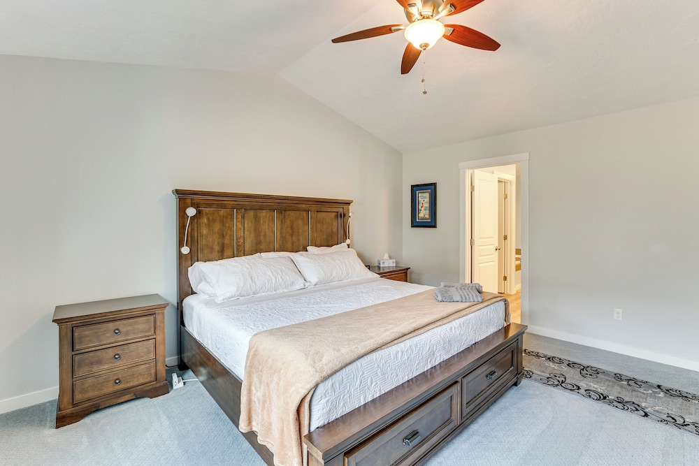 Kuna Group Getaway w/ Patio & Grill