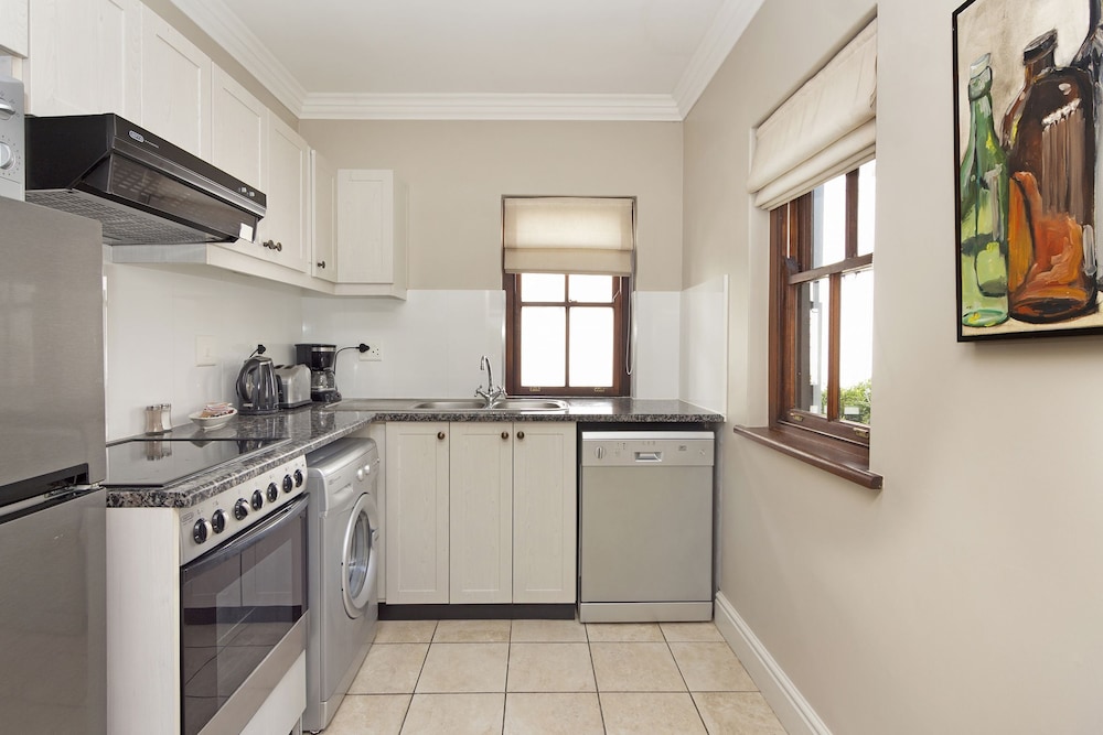 Winelands Golf Lodges at De Zalze