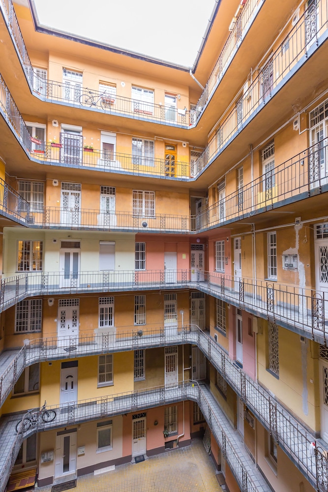 Real Apartments Kertész II.
