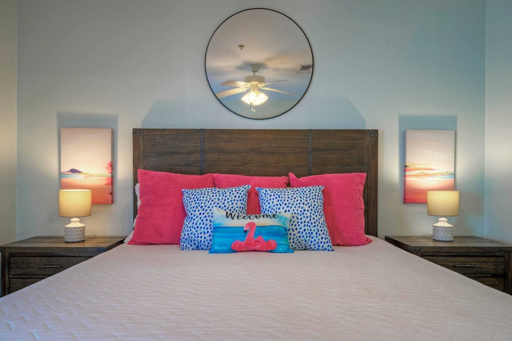9 Costa Bahia Condos Sleeps 48 + Pool Minutes to the Beach