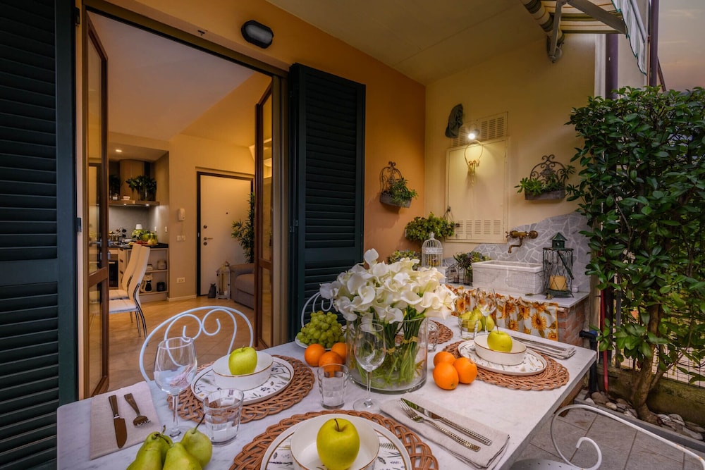 Casa Ambra in Lucca With 1 Bedrooms and 1 Bathrooms