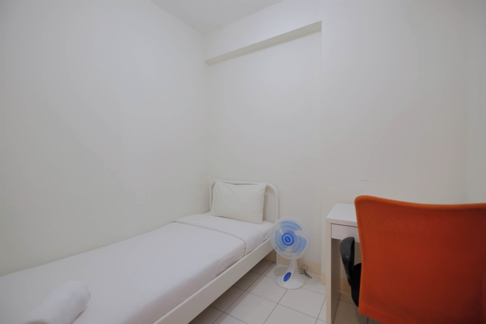 Modern Look 2BR at Podomoro Golf View Apartment