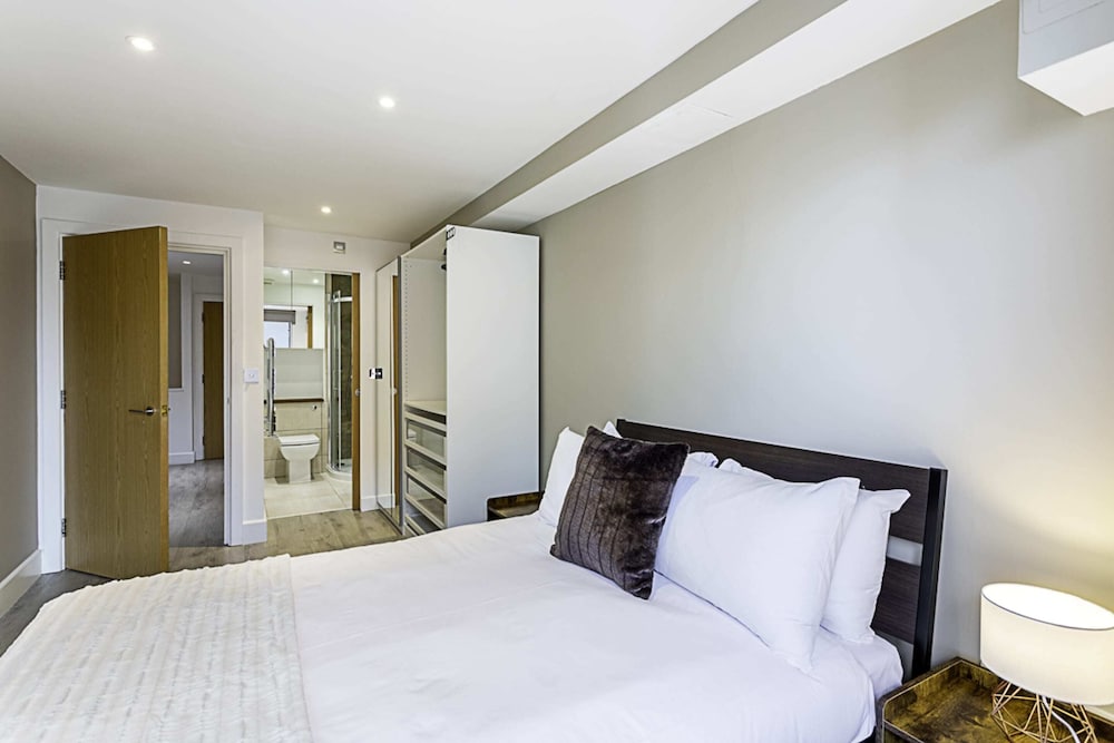 Duplex Two-bed Apartment Near Tower Bridge
