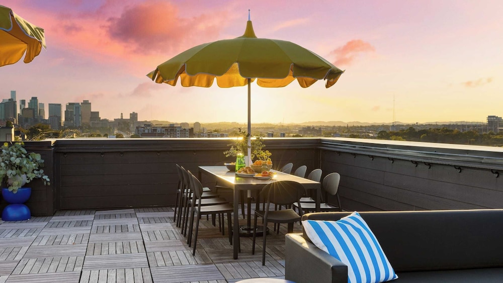 The Carter by Avantstay 3rd Floor, 15 Bedrooms