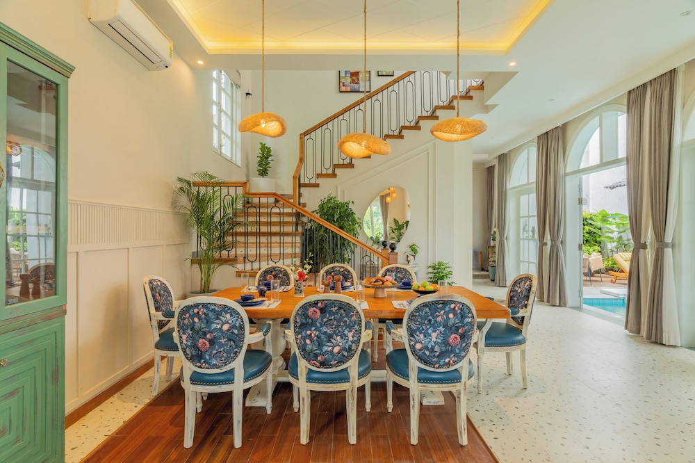 Esh Cottages Birch | Hillside 4-BHK Hideaway With Lush Garden, Common Pool, & Gaming Zone