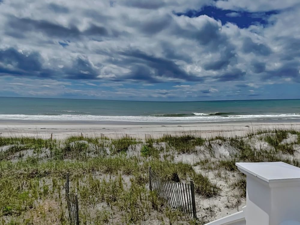 Turtle Paradise by Topsail Realty