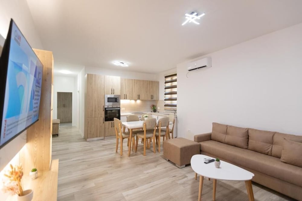 Zani's Villa