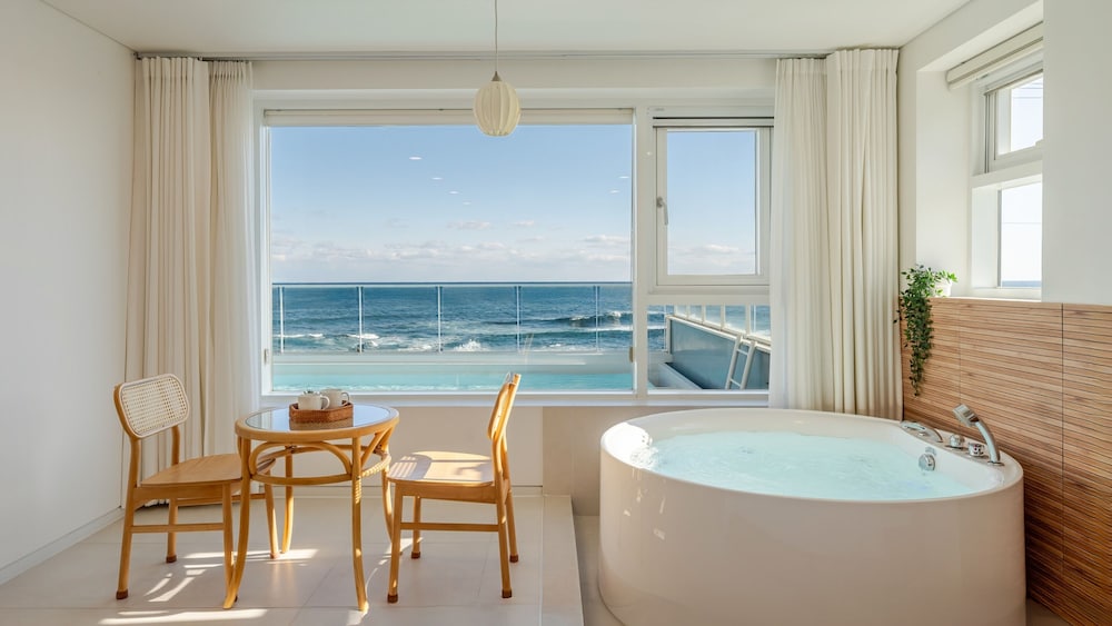 Donghae Badadam Ocean View Spa Pool Vill