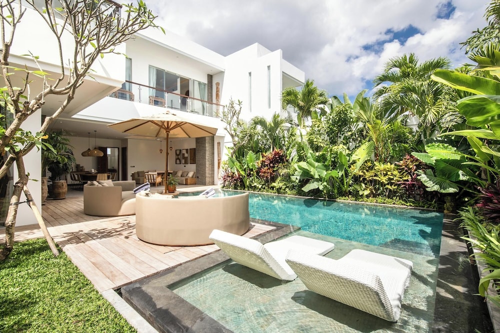 Brand New 4br Villa 400 to Finns Canggu