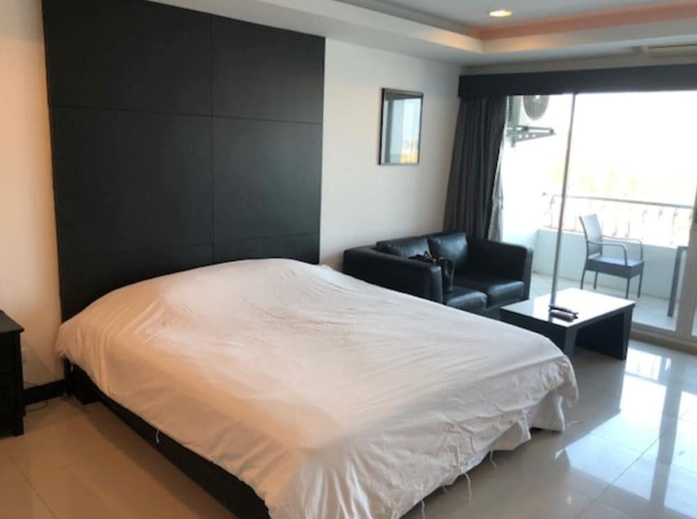 Platinum Suites Floor 6 Room 63 view 3